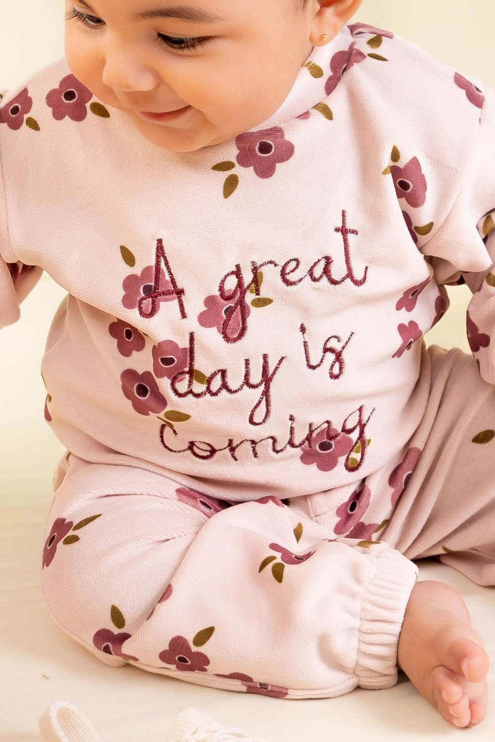CONJUNTO BEBÉ NIÑA GREAT DAY MORADO