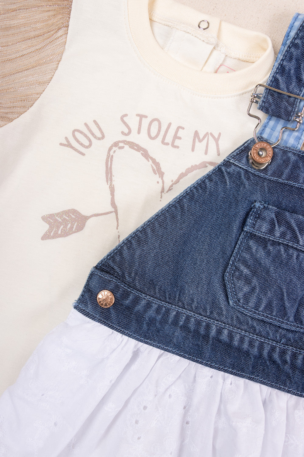 CONJUNTO BEBÉ STOLE HEARTS BEIGE