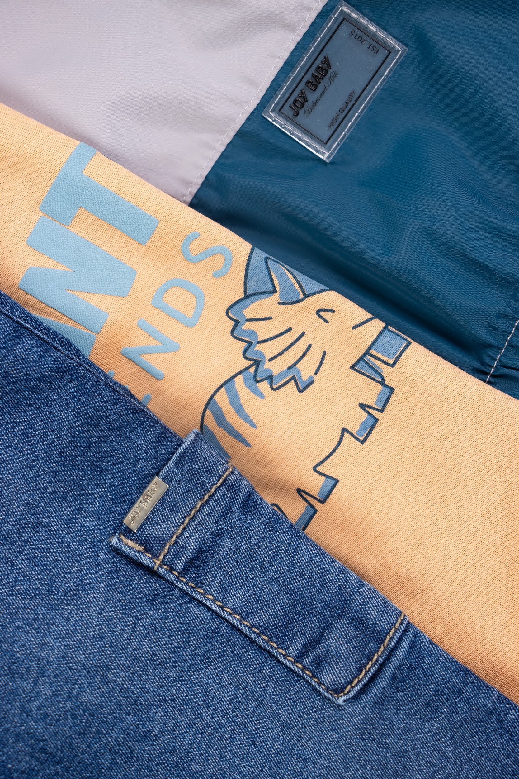 CONJUNTO BEBÉ FRIENDS GRIS