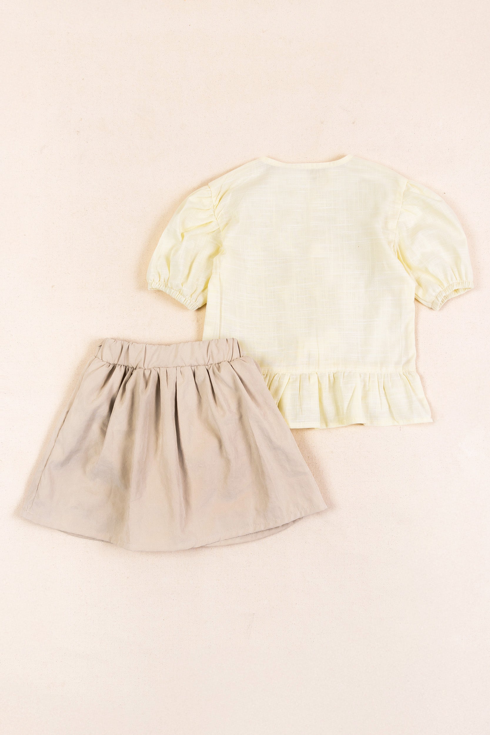 CONJUNTO NIÑA AMARILLO