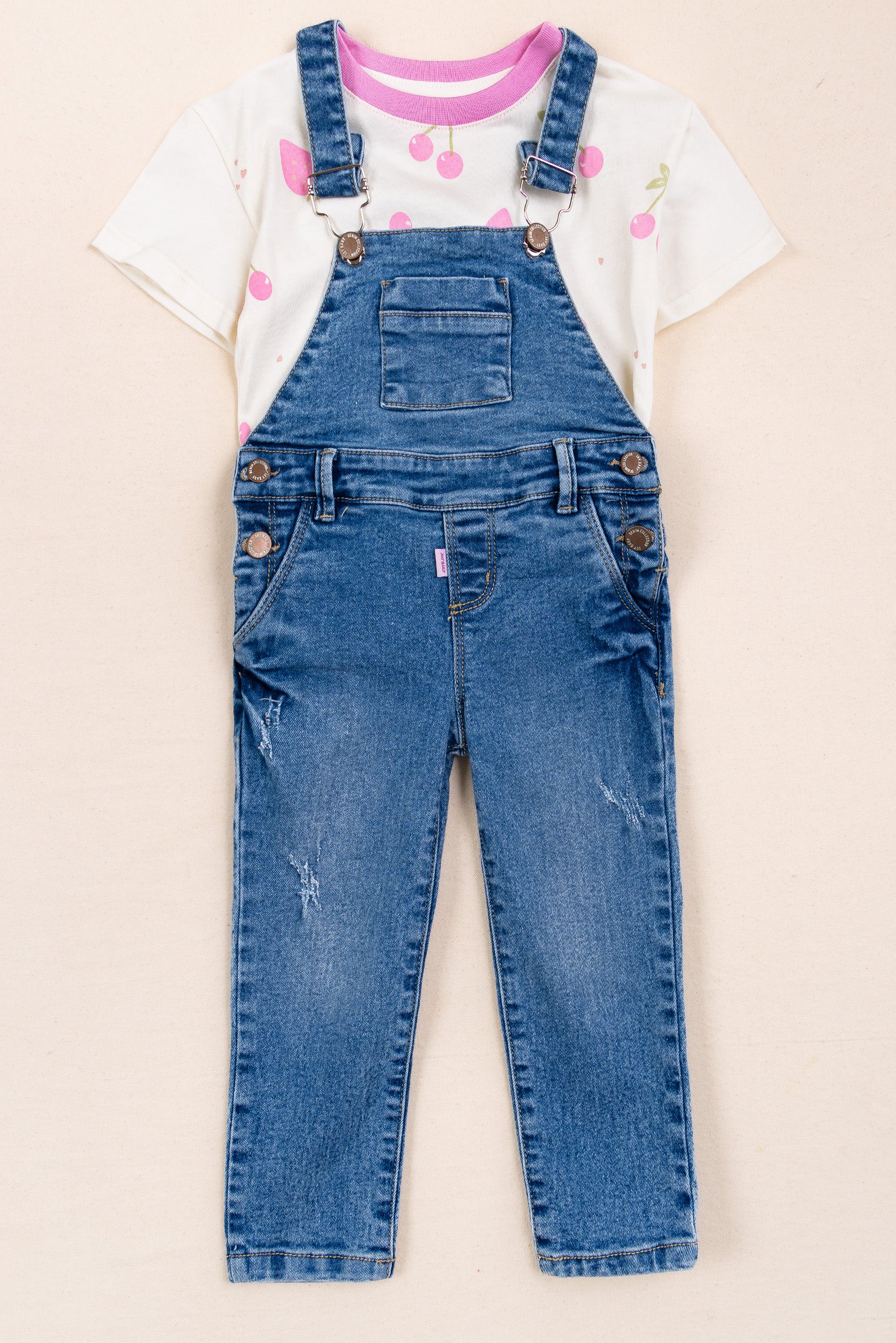 CONJUNTO OVEROL NIÑA FRESAS BLANCO