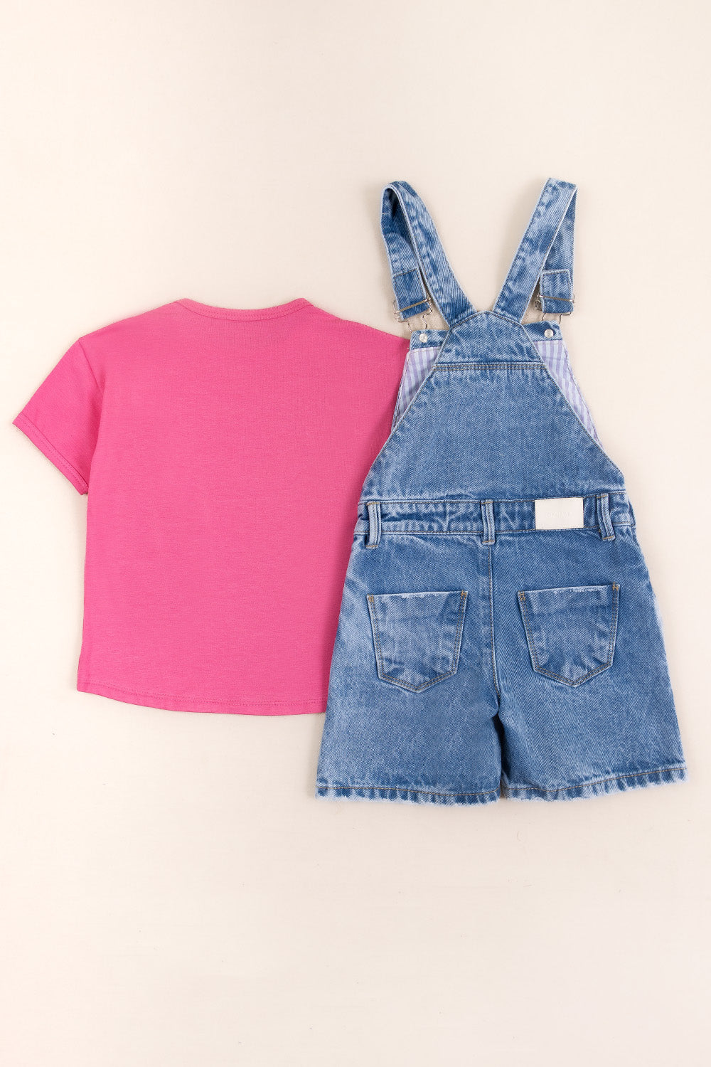 CONJUNTO OVEROL NIÑA CHERRIES FUCSIA