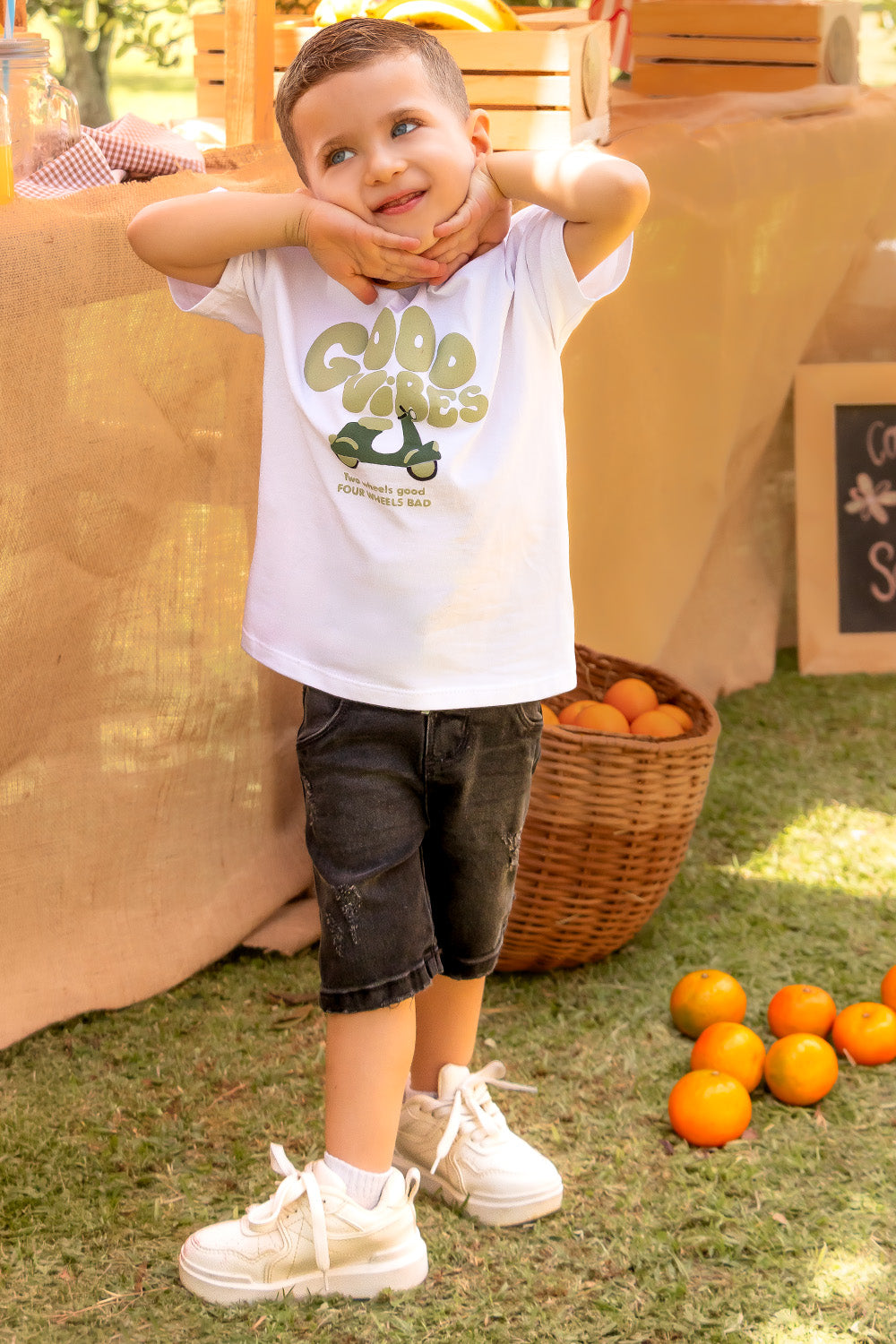 CONJUNTO BERMUDA NIÑO GOOD VIBES BLANCO
