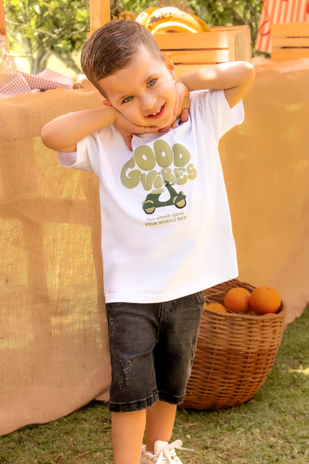 CONJUNTO BERMUDA NIÑO GOOD VIBES BLANCO