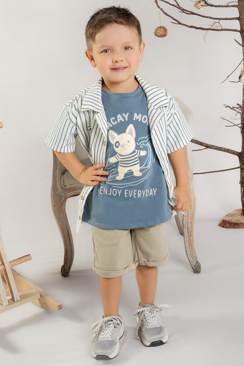 CONJUNTO 3 PRENDAS NIÑO VACAY MOOD GRIS