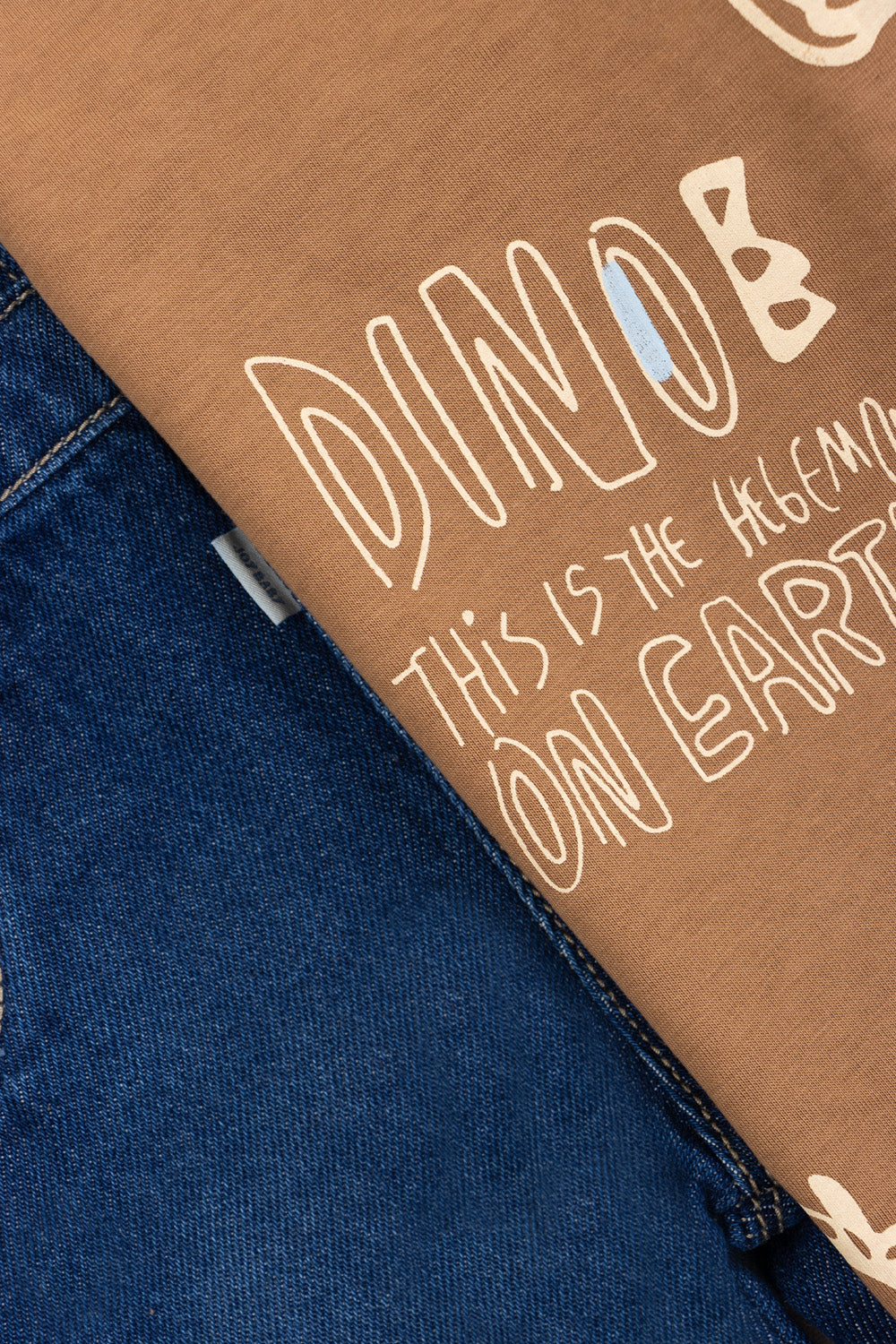 OVEROL DENIM CORTO NIÑO DINO CAFÉ