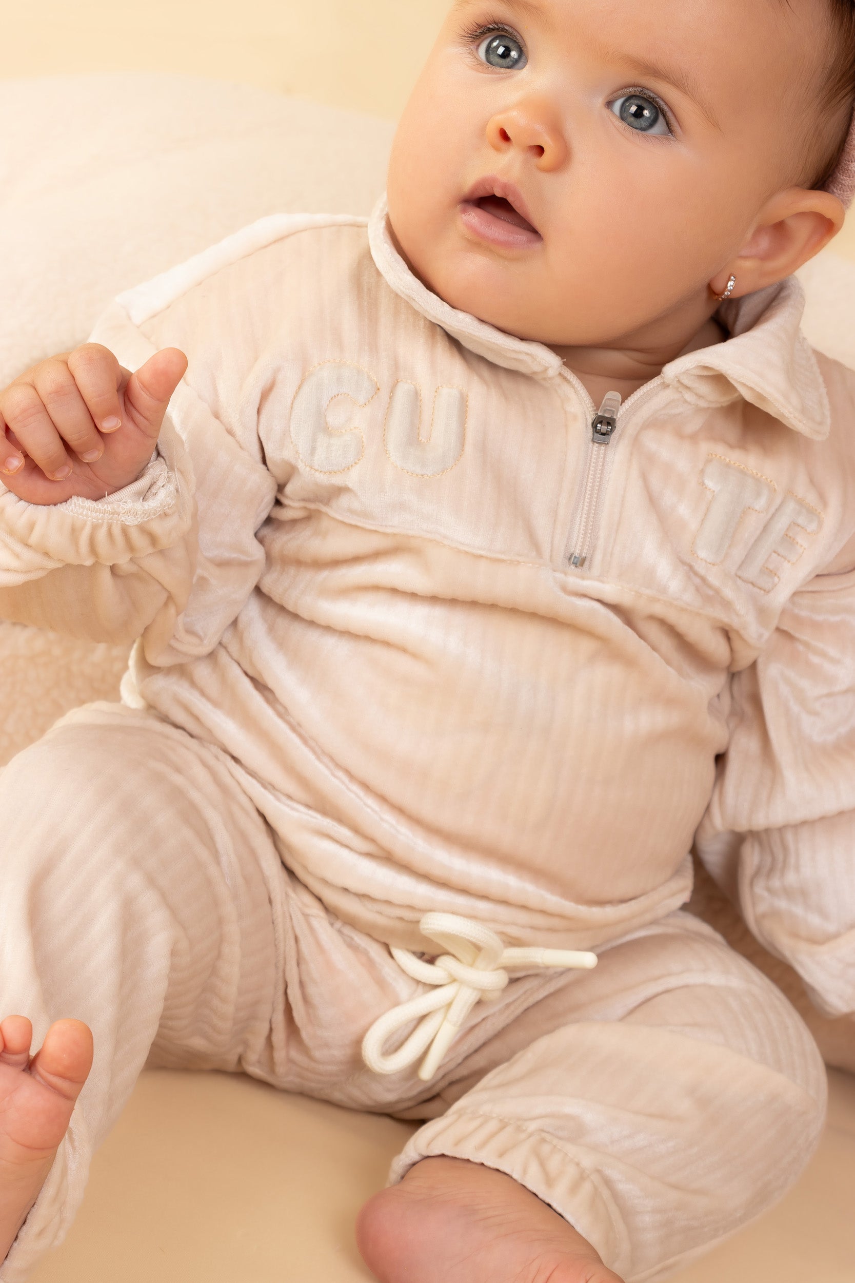 CONJUNTO BEBÉ DEPORTIVO NIÑA ARENA