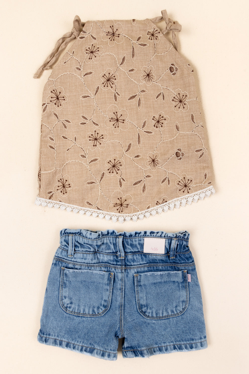 CONJUNTO NIÑA FLOWERS CAFÉ