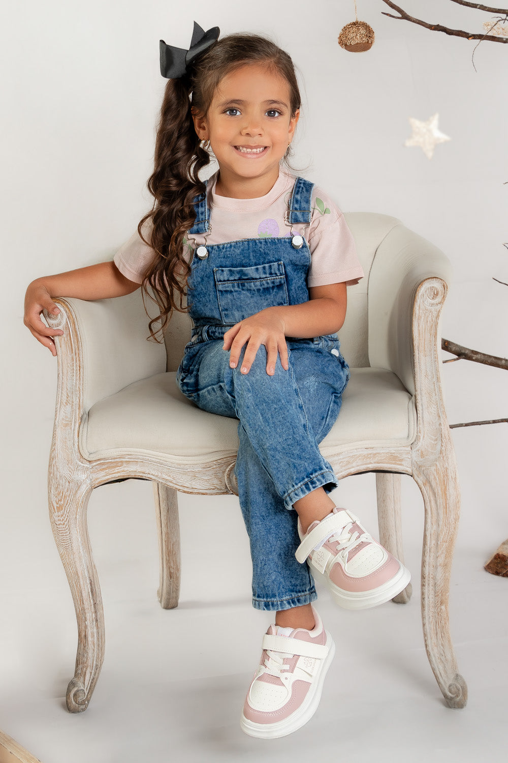 CONJUNTO OVEROL NIÑA CHERRIES ROSADO