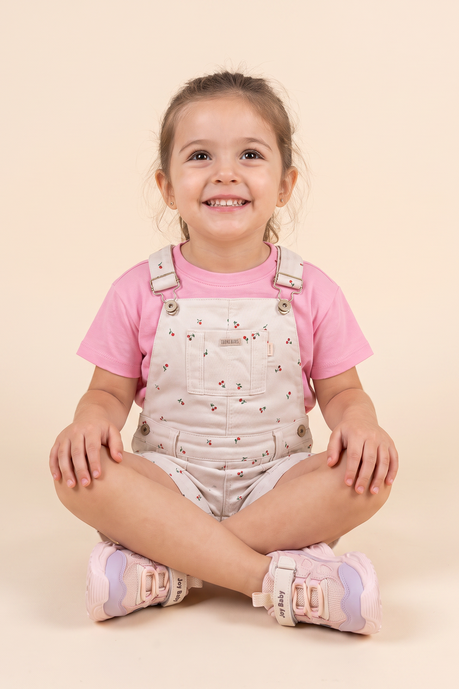 CONJUNTO OVEROL NIÑA CHERRIES FUCSIA