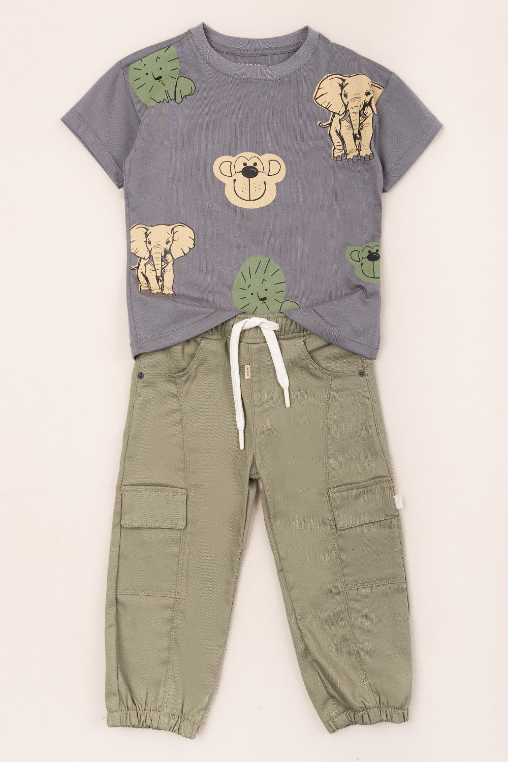 CONJUNTO 2 PRENDAS NIÑO SAFARI CAMEL VERDE