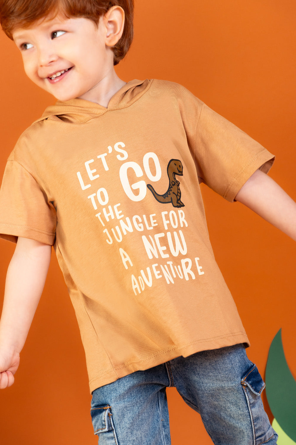 CONJUNTO 3 PRENDAS NIÑO ADVENTURE NARANJADO