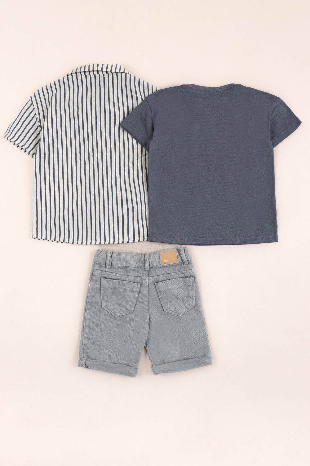 CONJUNTO 3 PRENDAS NIÑO VACAY MOOD GRIS