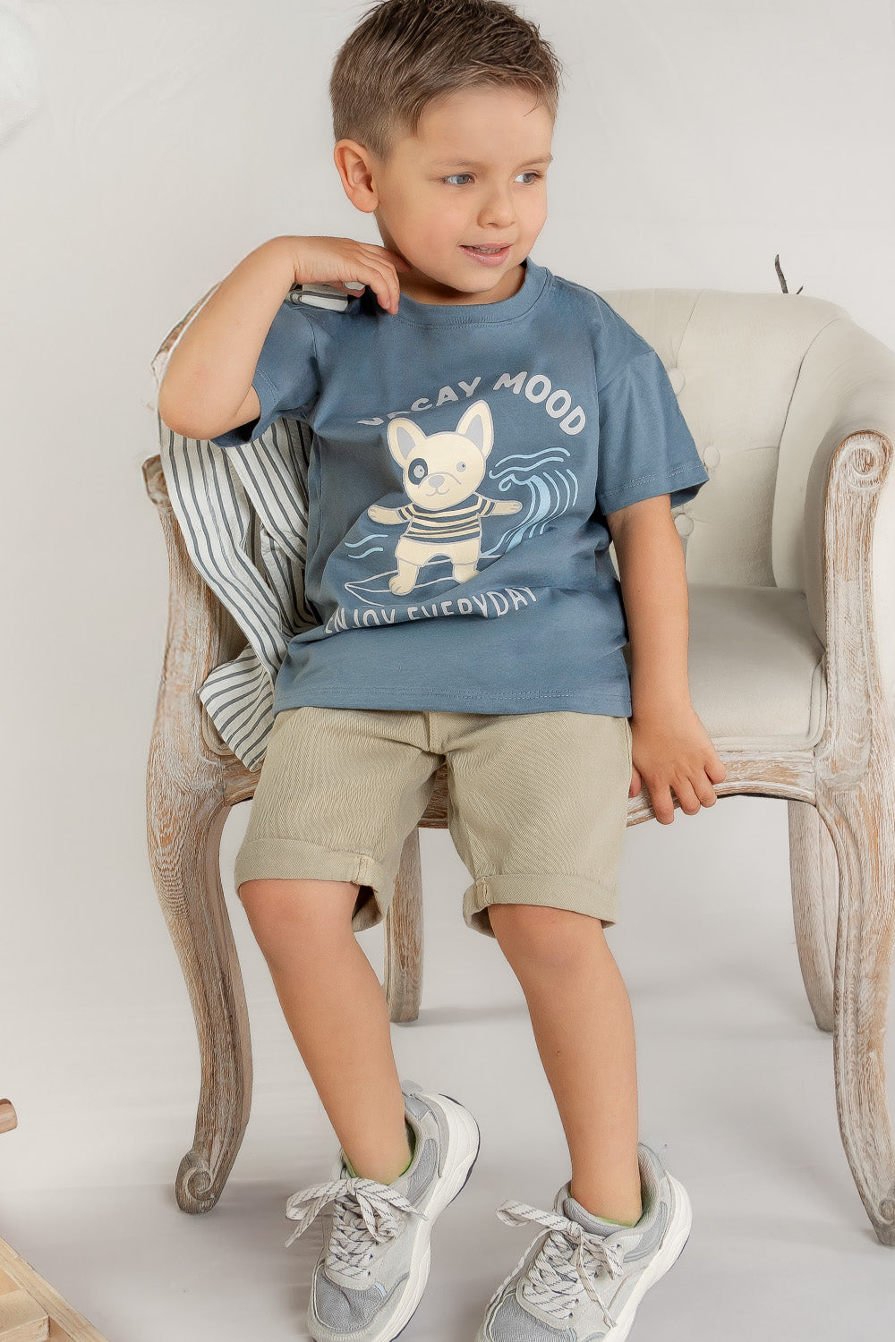 CONJUNTO 3 PRENDAS NIÑO VACAY MOOD GRIS